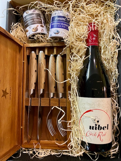 Geschenkset Steakmesser und Wein2