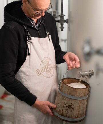 Kübelbier zapfen Keller